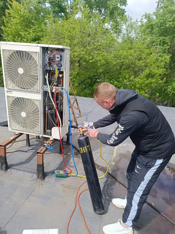 Заправка кондиционера фреоном на крыше